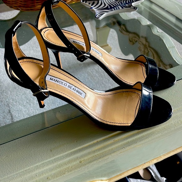 COPY - Manola blahnik black patent heals - Picture 1 of 9